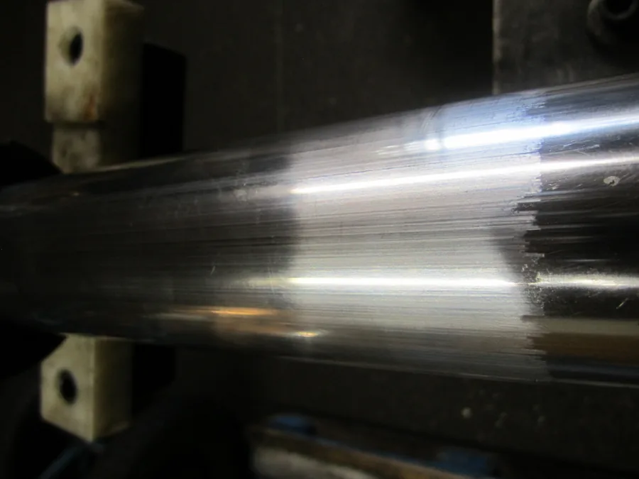 Tige rayee ou marquee sur verin hydraulique